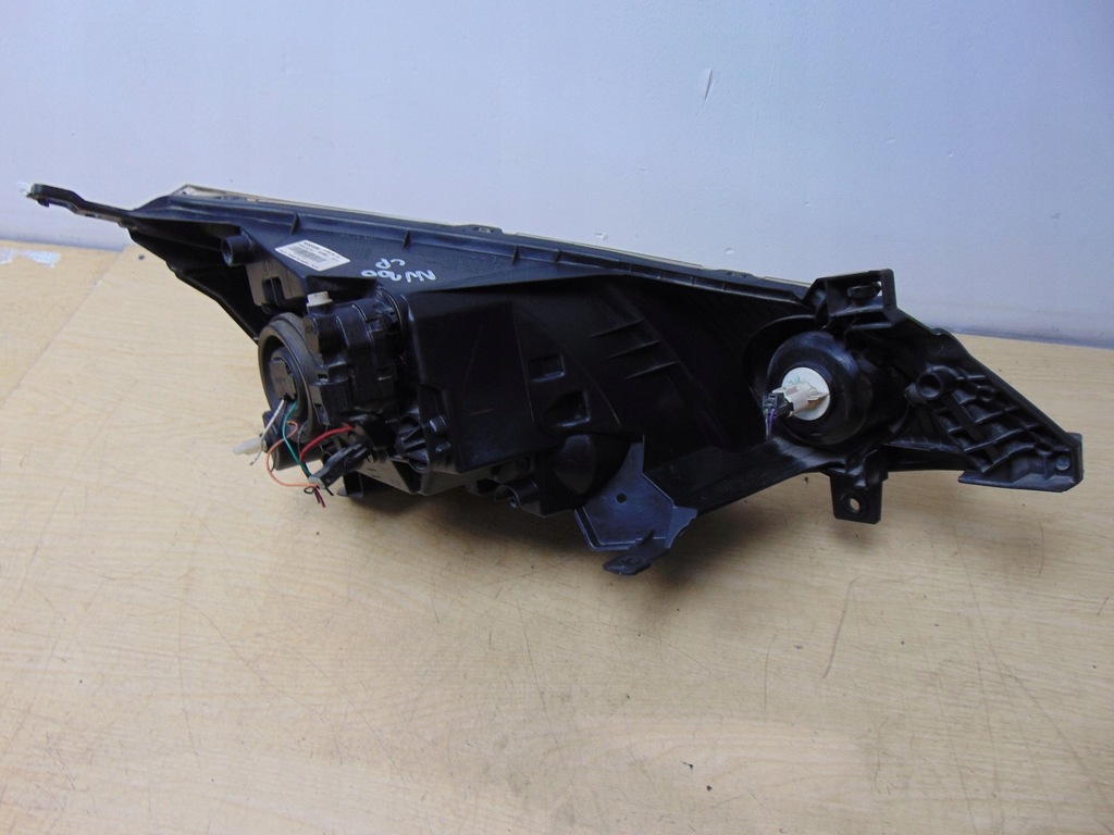 фото №10, Лампа левая перед nissan nv200 оригинал europa