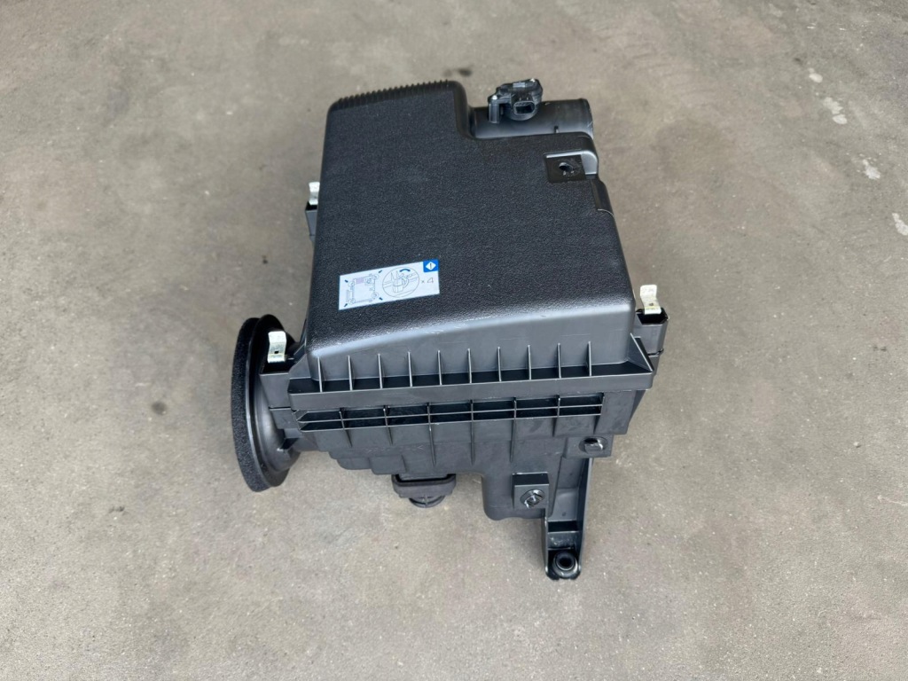 Корпус фільтра повітря 177000l380 014140689 toyota hilux viii в Україні