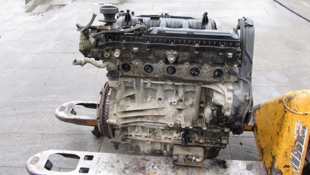 Купить Volvo v40 2 2.0d двигатель стойку d5204t6 12-