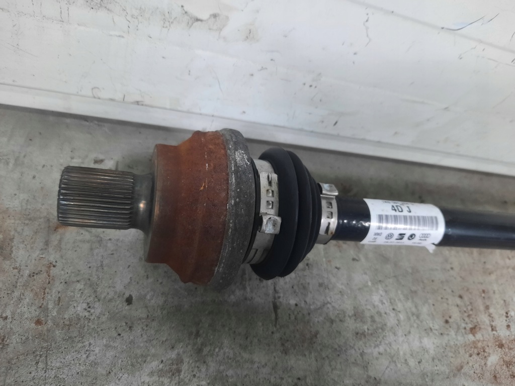 Audi q3 tiguan привідний вал задній ліва 1k0501203d в Україні