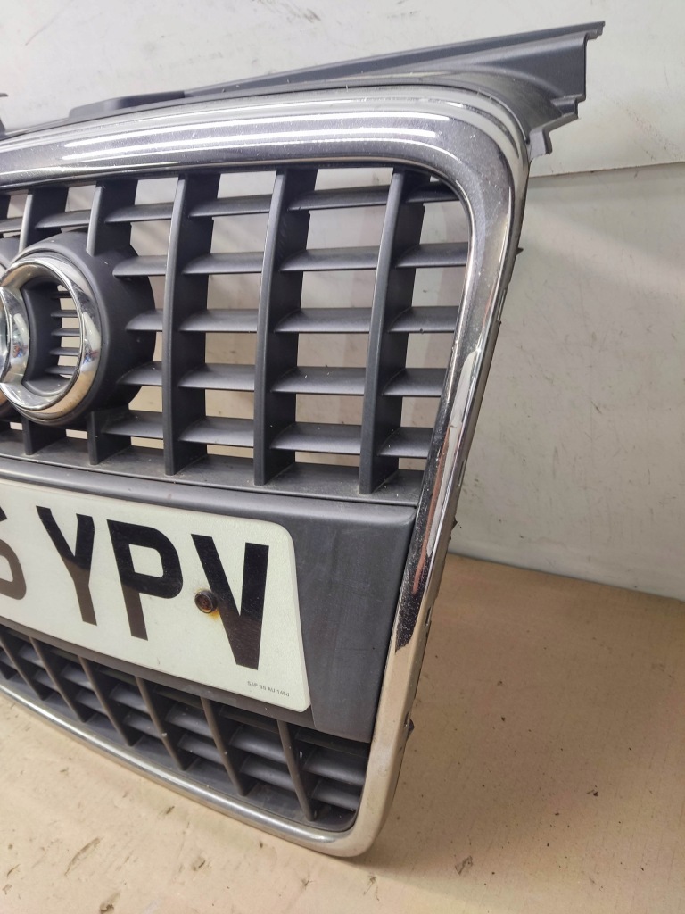 Решётка радиатора решётка радиатора бампера перед audi a4 b7 2005-2008 oem s-line 8e0853651m Недорого