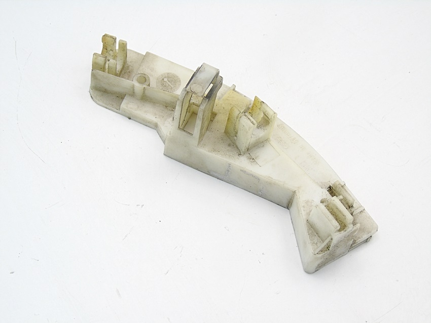 Купить Кронштейн тросов замка левый задний  audi 80 b4 1993 2.0