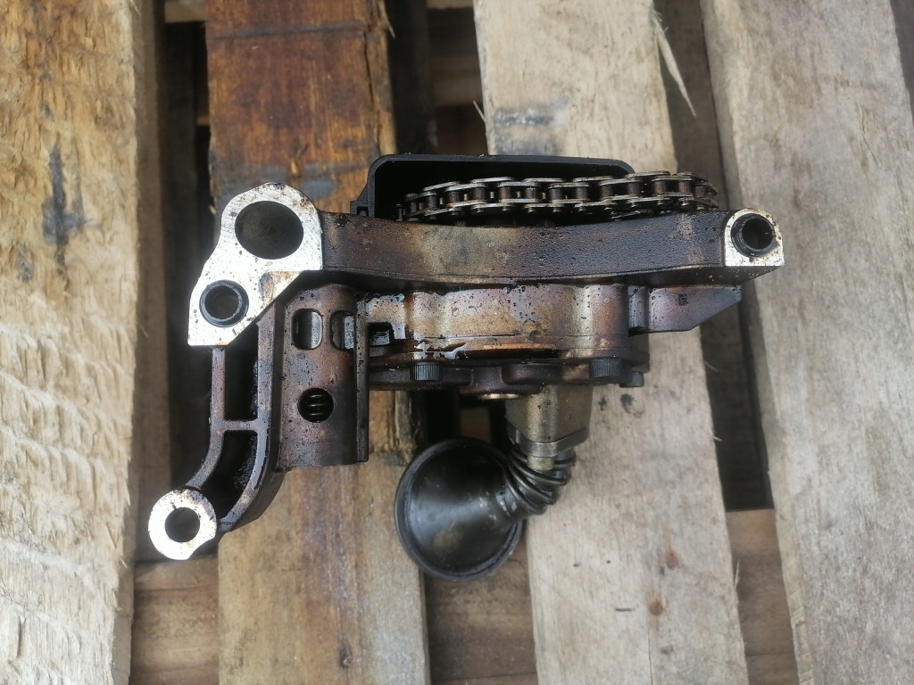 фото №5, Насос оливи vw golf vi 1.4 cax 03c103669e