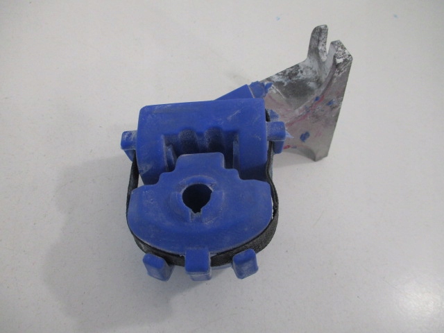 C4 2 b7 ds4 кронштейн гибкий выхлоп новый 1755l3 Киев