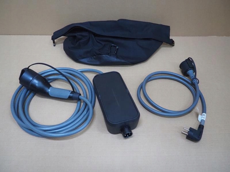 фото №2, Зарядний пристрій кабель шланг заряджання чохол bmw