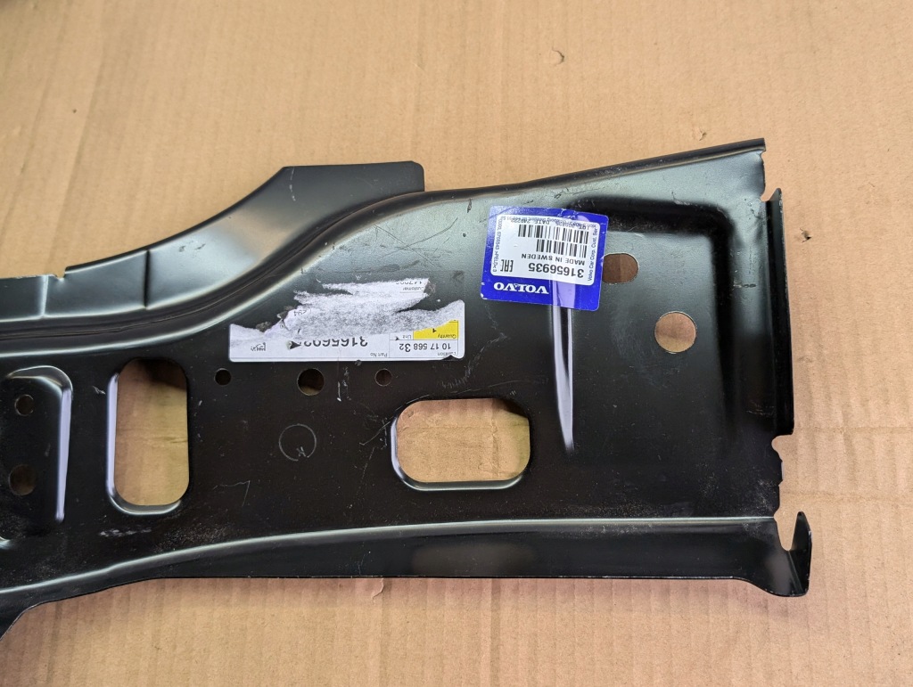 фото №3, Volvo v60 ii 18- kombi element поперечина заднего внутренний панель фары