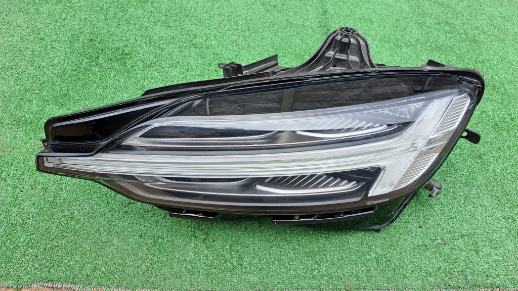 Купити Volvo s60 v60 2 2 full led фара передня