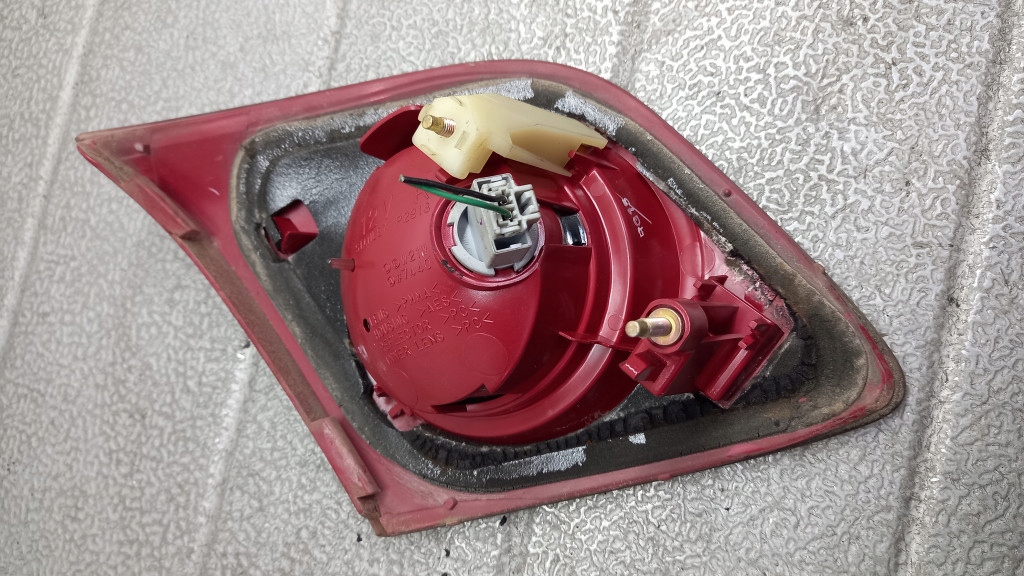 фото №4, Стекло правая задняя w крышка mazda 3 bk 05r 1.6b
