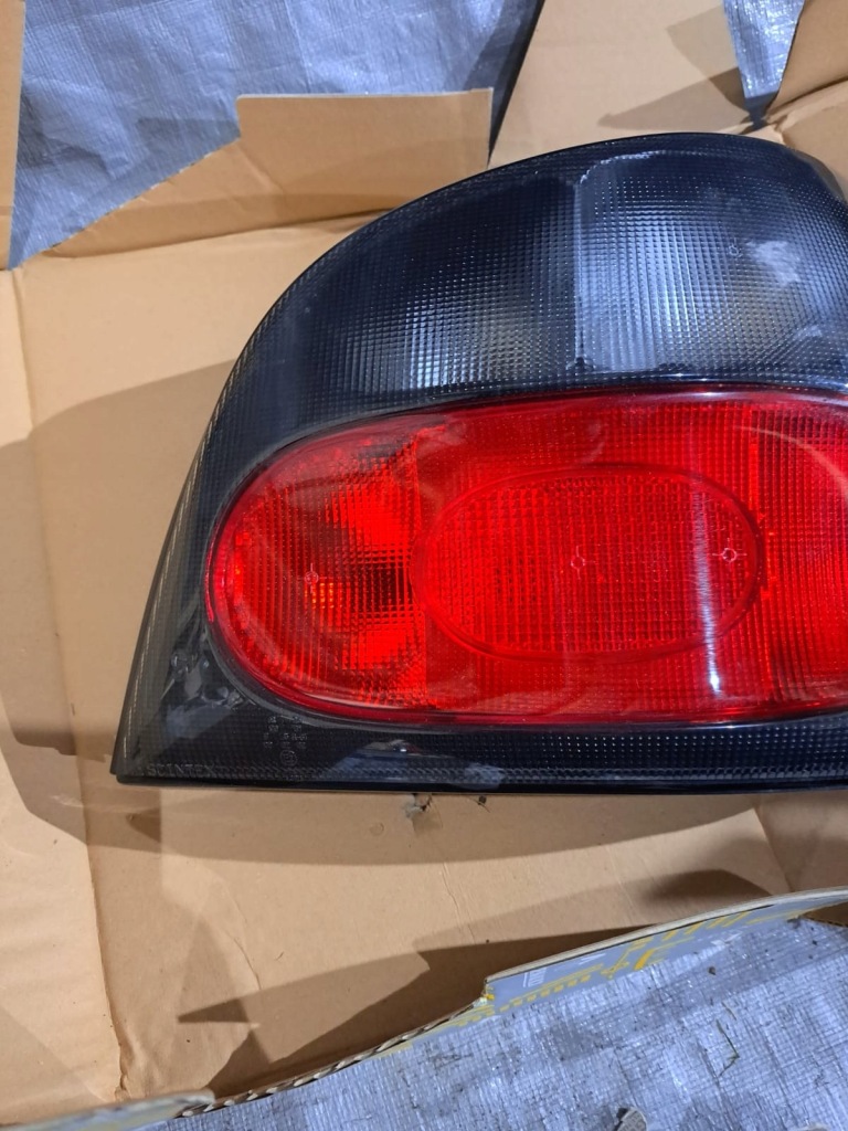фото №1, Renault megane i лампа правая задняя 7701040646