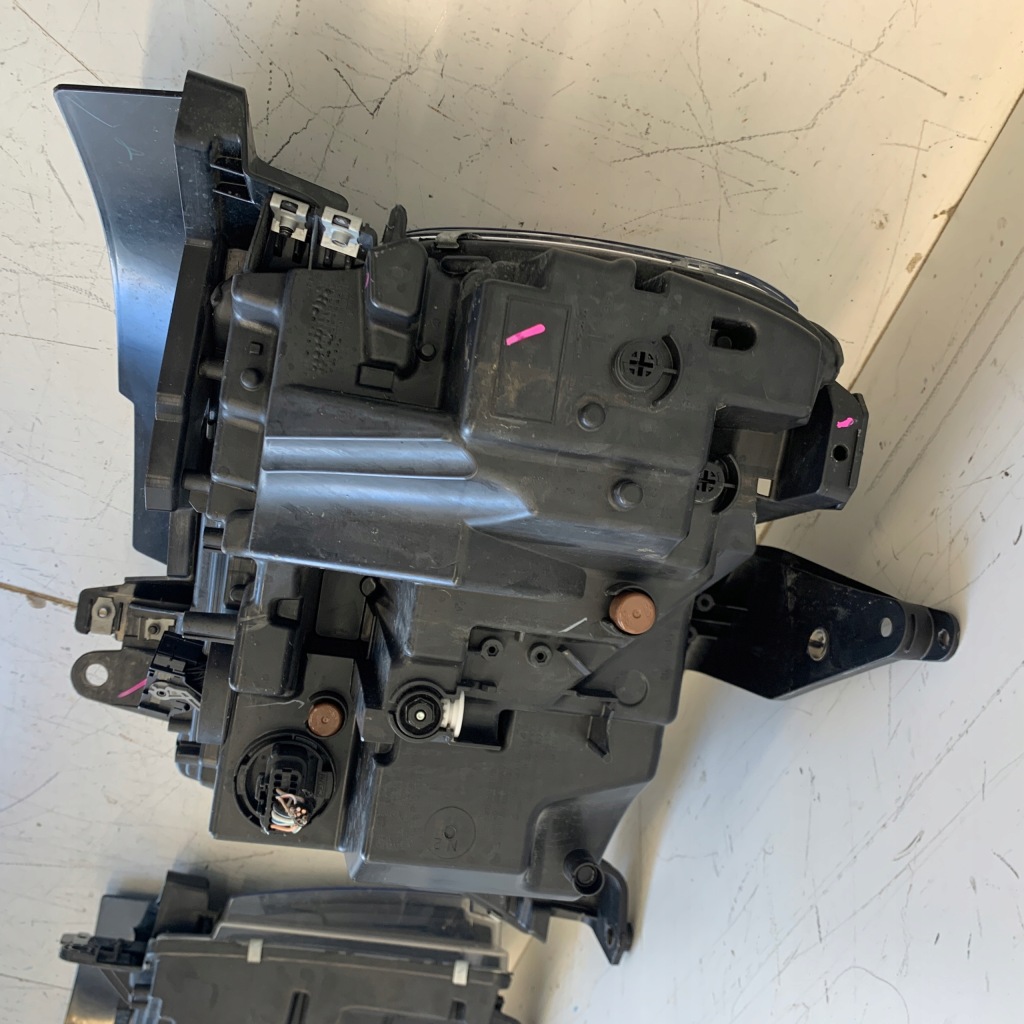 Лампа права + ліва перед full led оригінал dodge ram v 1500 laramie 22r Оригінал