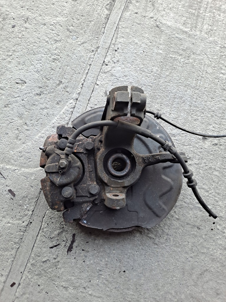 фото №2, Поворотний кулак супорт правий перед skoda rapid 1.6 tdi