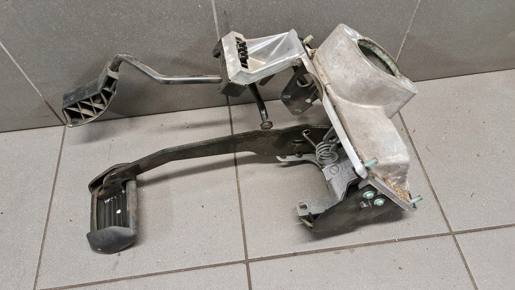 фото №6, Педаль gaz тормоз audi a8 d2 eu 4d1723115h