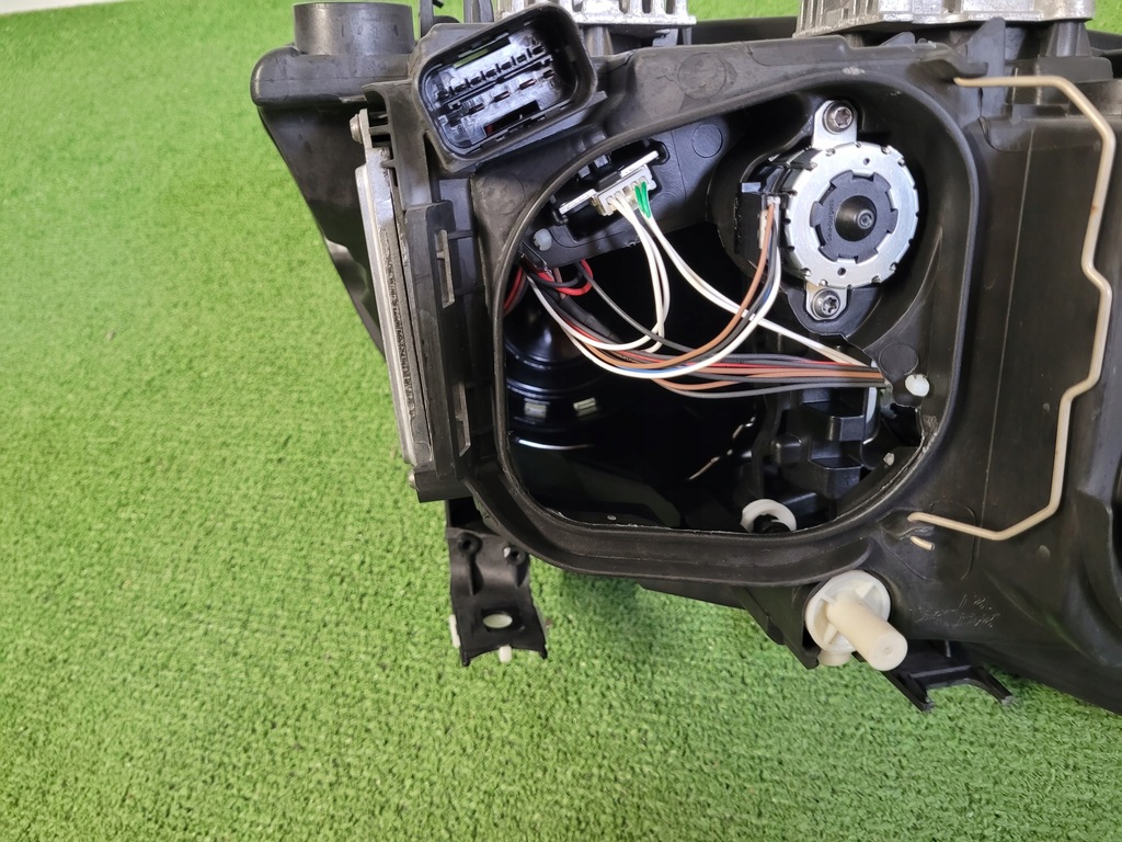 фото №8, Bmw x1 e84 lci lift лампа левая bi ксенон левый 7290239 фара europa