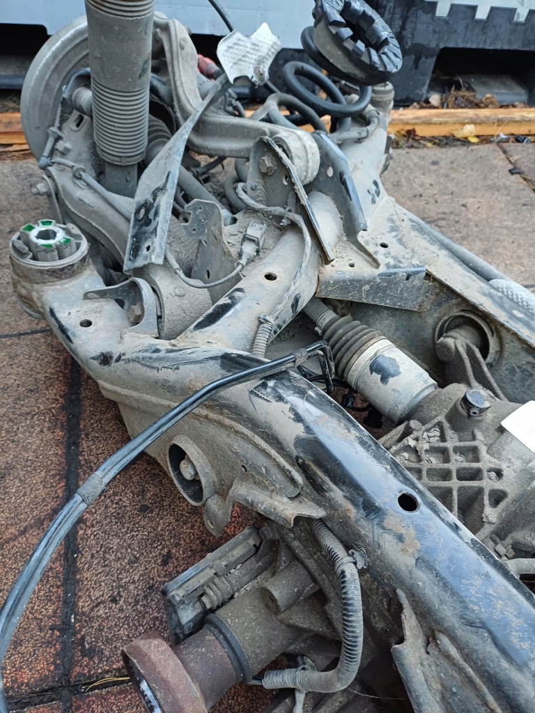 фото №9, Подвеска балка oś задняя 2.0d land rover discovery sport l550 15r.