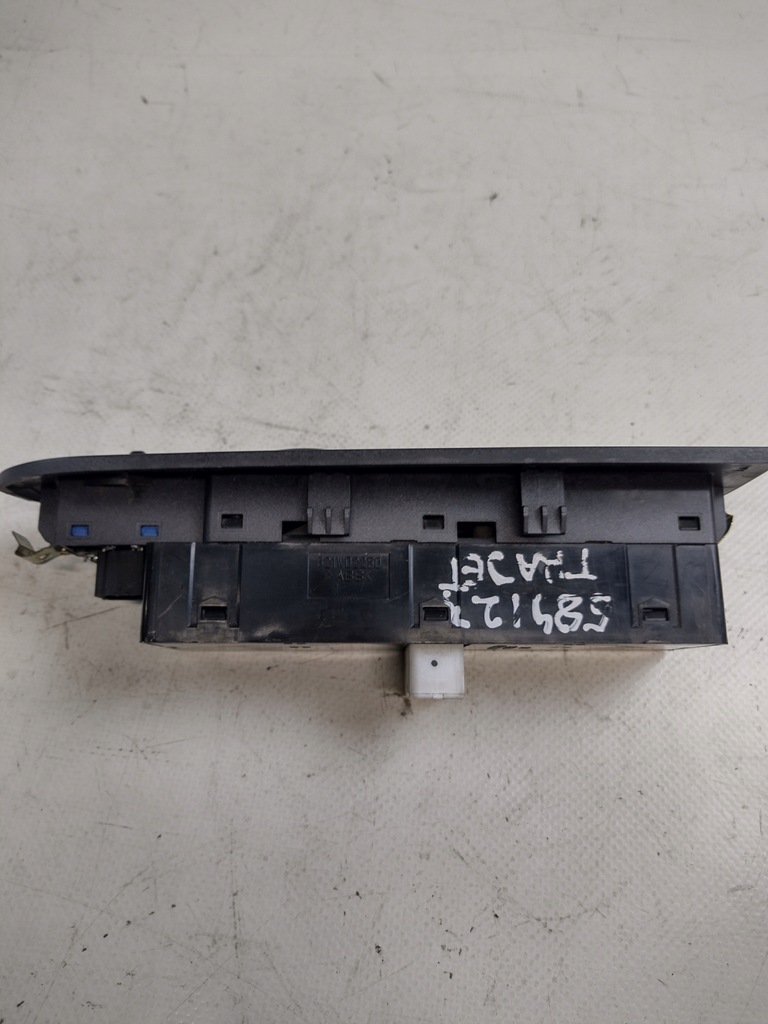 фото №6, Панель управление стекла, зеркалами hyundai trajet оригинальный номер 621w02250