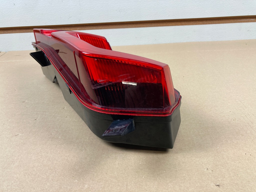 фото №9, Лампа права задня led chevrolet corvette c7