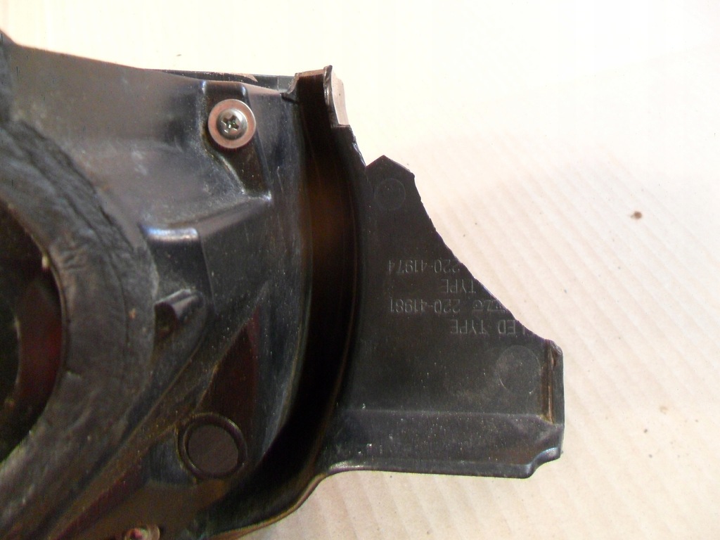 фото №13, Mazda 3 лампа задняя правая w крыло 220-41981