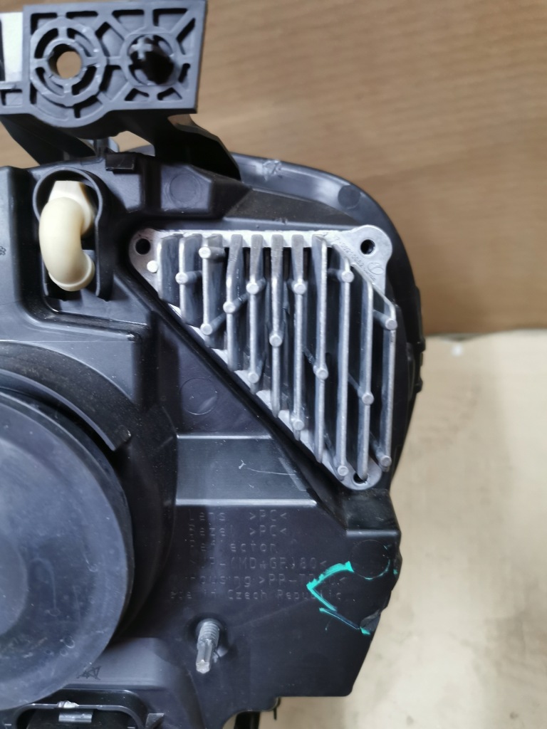 Фара перед передняя правый  twingo 3 3 рестайлинг  led Недорого