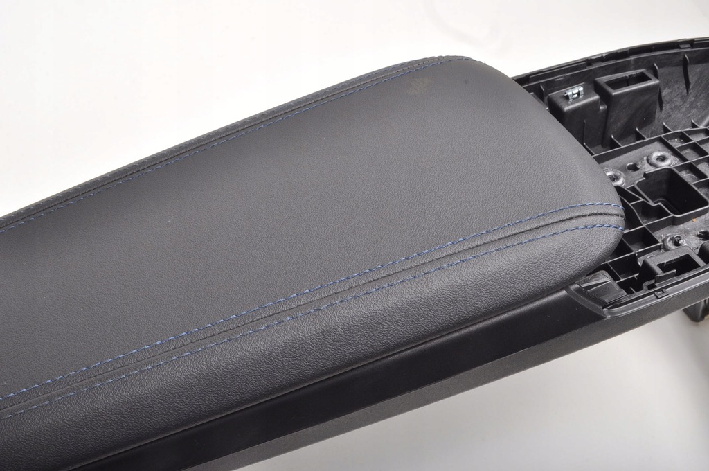 фото №14, Bmw 2 u06 подлокотник кожаный 24r 5a6e0d7