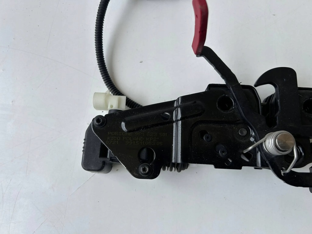 Porsche замок капот 991511053 оригинал Цена