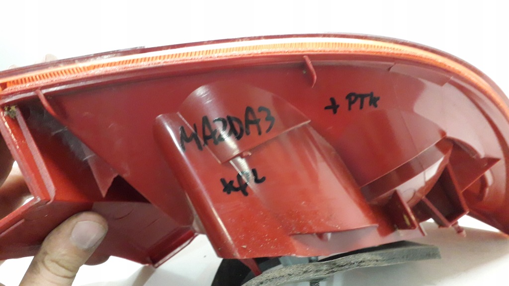 фото №10, Mazda 3 03- hb лампа права задня + w кришка