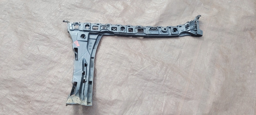 фото №1, Mercedes w213 напрямна бампера правий задня