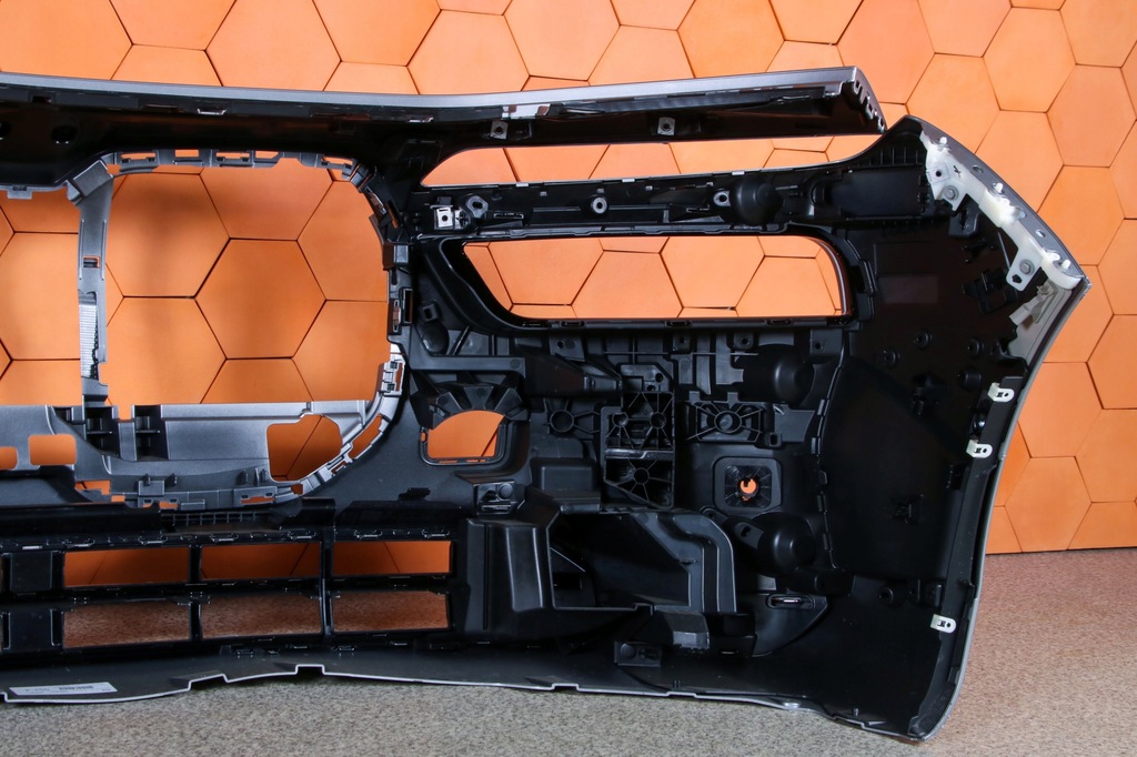 фото №9, Bmw 7 g70 i7 бампер перед передній usa колір c67