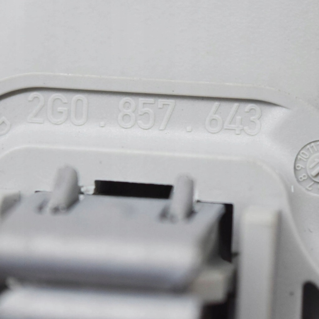 фото №6, Skoda karoq 2019 правая сторона кронштейн / ручка потолочная задняя