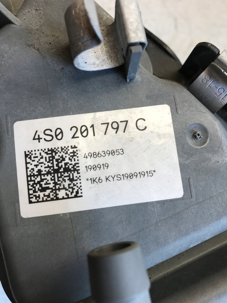 фото №4, Audi r8 plus 4s фильтр угольный 4s0201797c