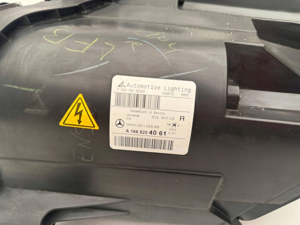 Mercedes ml 166 лампа права перед 1668204061 оригінал Зі Шроту
