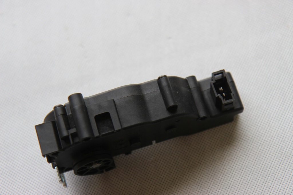 Tesla s lift привод замка багажника 1003549-00-d Оригинал