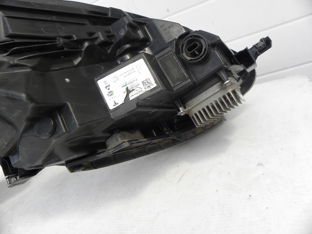 фото №7, Tesla 3-tesla y лампи передні ліва i права сторона