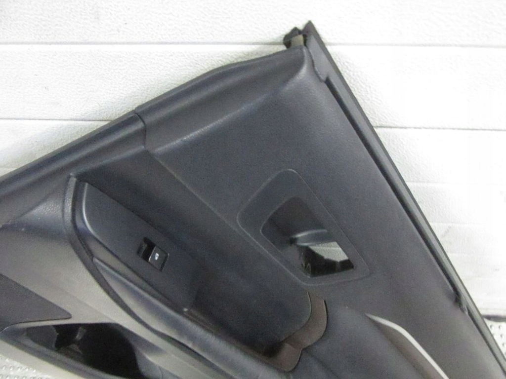 фото №11, Toyota highlander iii 2016 обшивка двері задня