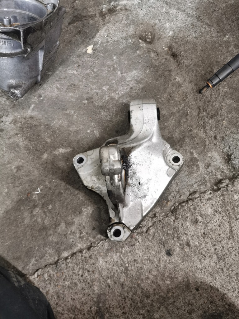 Купить Peugeot citroen 2.0 hdi опора полуось 9653552680