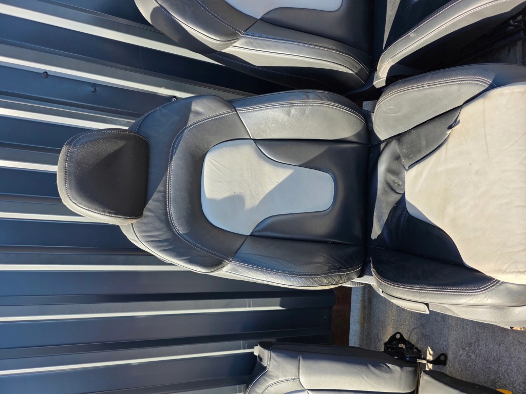 Сиденье сиденья комплект audi tt tts 8j кожа с подогревом !!! Киев