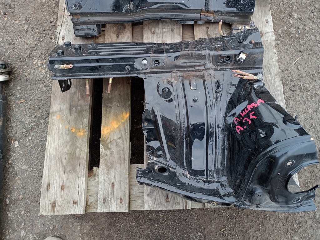 фото №3, Четверть лонжерон rh lh mercedes a-klasa w177