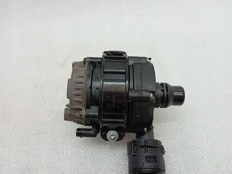 Bmw g16 m8 gran купе додаткова насос охолодження 863823703 насос насоса рідина Недорого