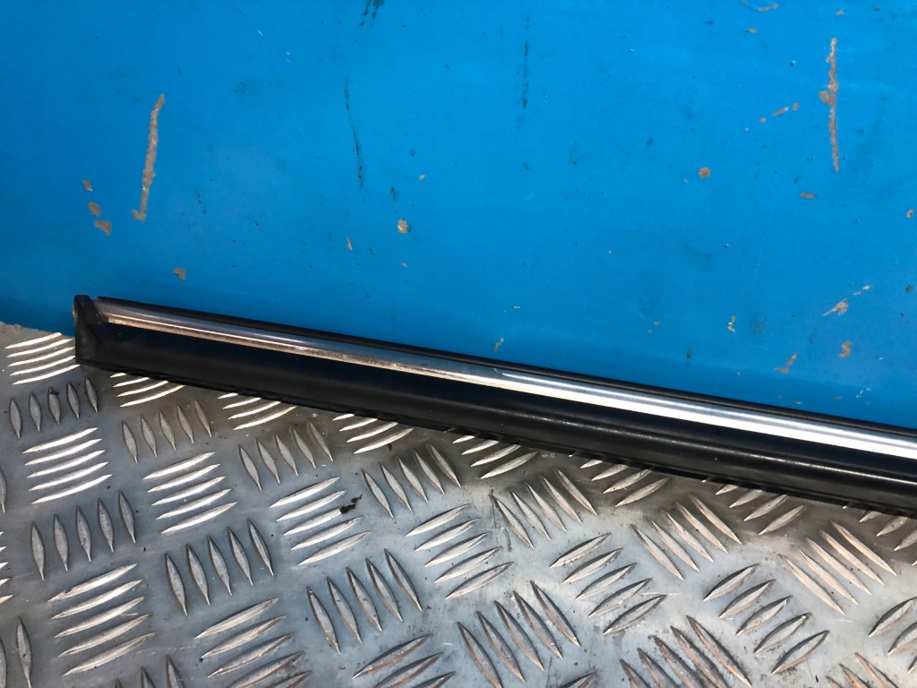 Mercedes sl r107 молдинг двері лівий перед ліва передня Ціна