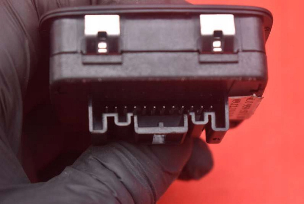 фото №8, Панель понижение багажника 4l0959511b audi q7 4l lift 08-15