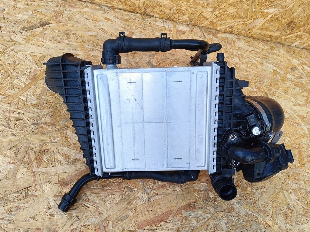 фото №6, Mercedes w176 45amg радіатор інтеркулер a1330900514 amg + генератор