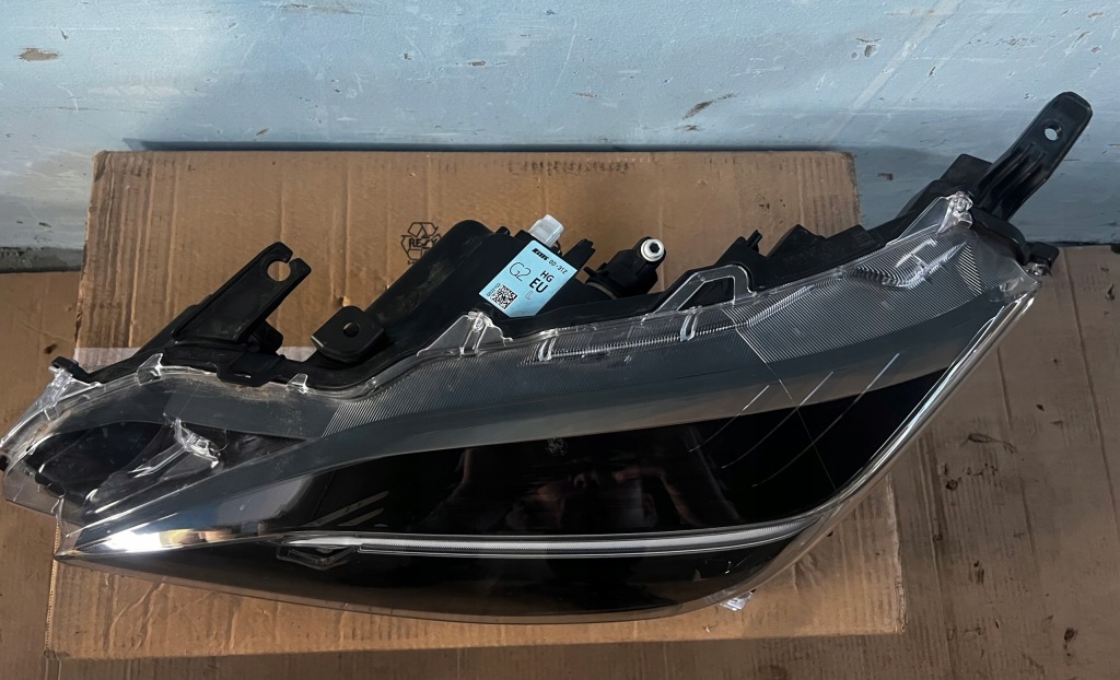 фото №2, Toyota yaris cross full led лампа левый перед