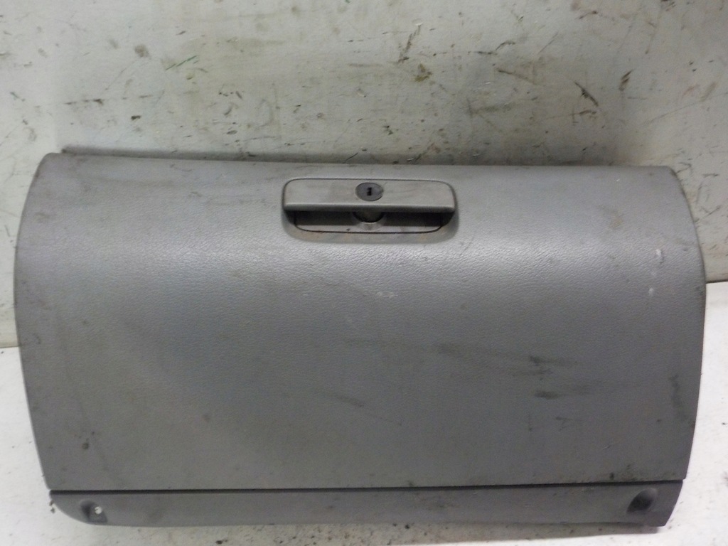 фото №1, Skoda octavia i бардачок пасажира