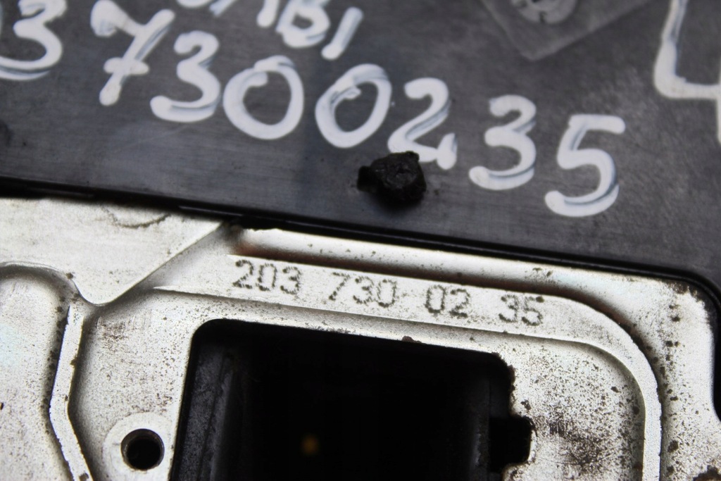 фото №9, Замок двері правий задня w203 kombi 2037300235