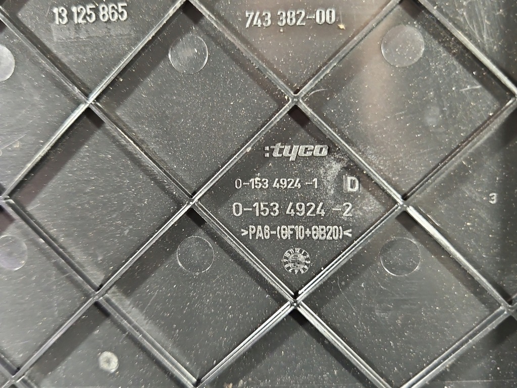 Коробка запобіжників opel astra 3 h 13125865 Оригінал