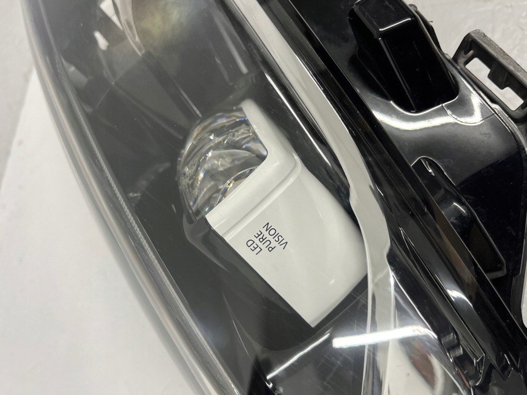 Renault koleos 2 рестайлінг  фара full led правий 260108343r блок запалювання Оригінал