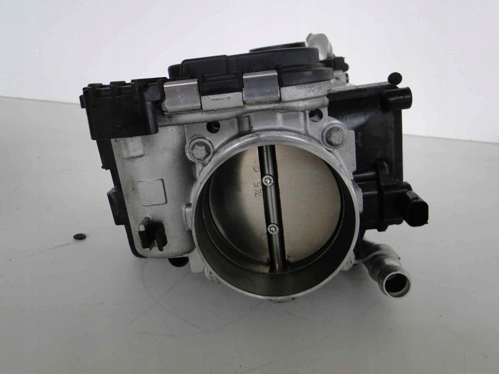 Mercedes радиатор интеркулер правый  m176 m177 Недорого