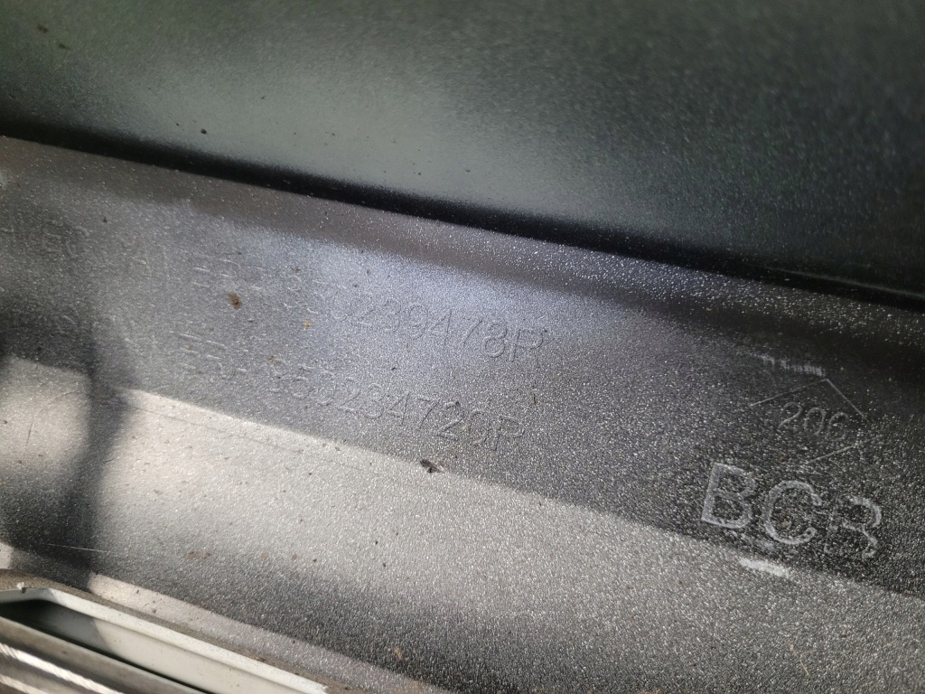 фото №9, Renault megane v 5 e-tech etech бампер задняя задний оригинал