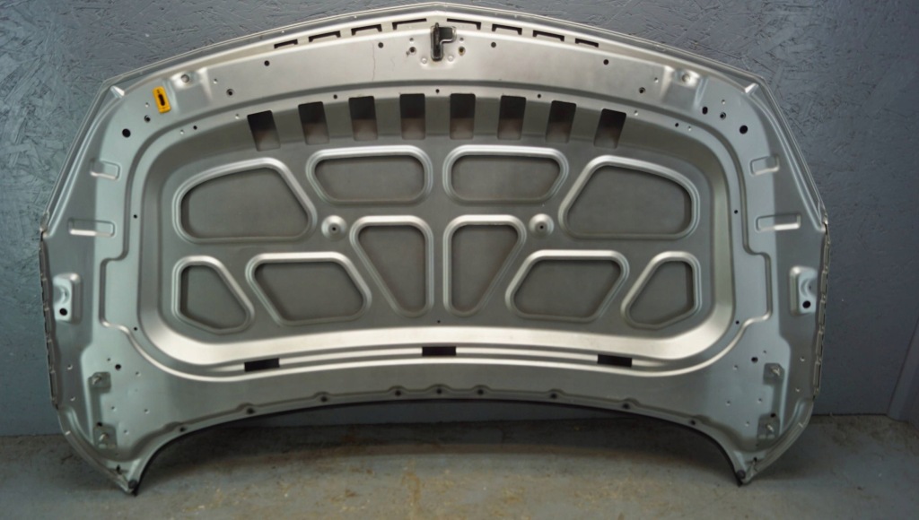 Opel astra j капот крышка двигателя z176 m793 с Разборки