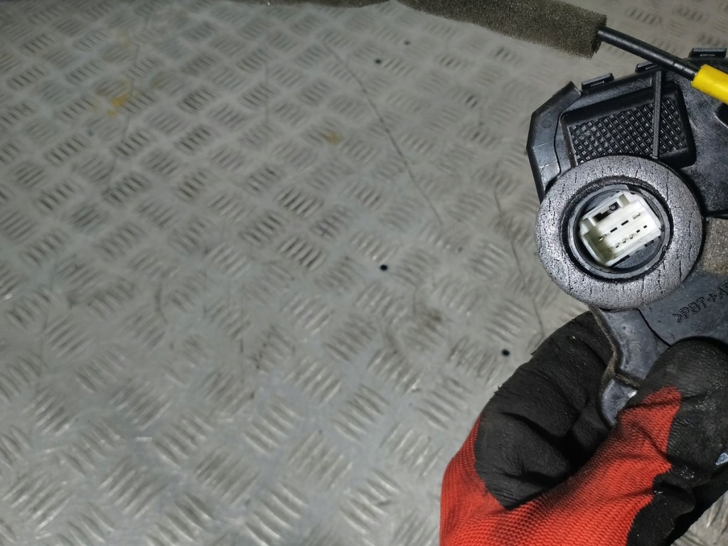 фото №2, Замок дверь левый перед toyota corolla verso ii