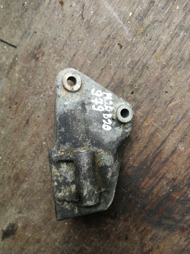 Купить Кронштейн генератора m20 bmw e30